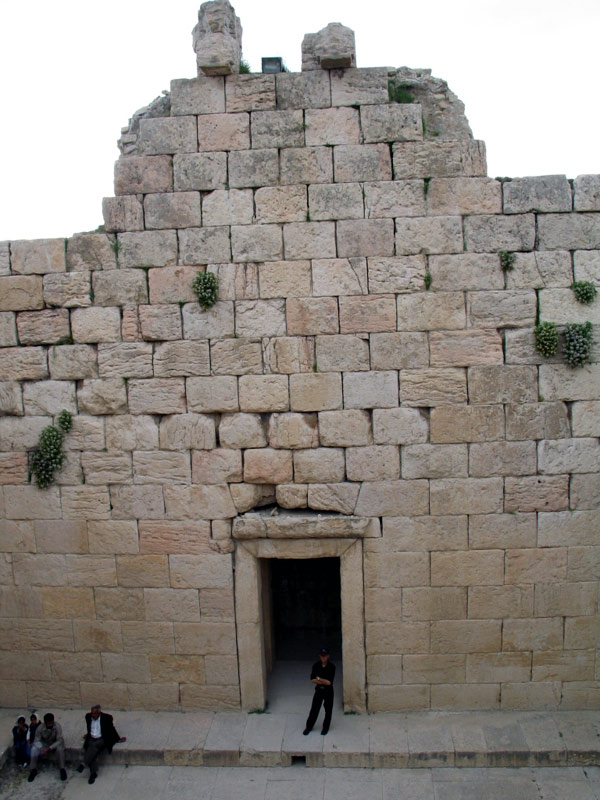 معبد آناهیتای بیشاپور