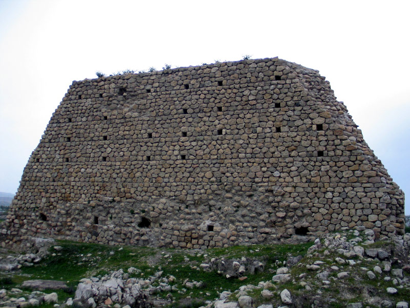 دیواریكی از كاخهای بیشاپور