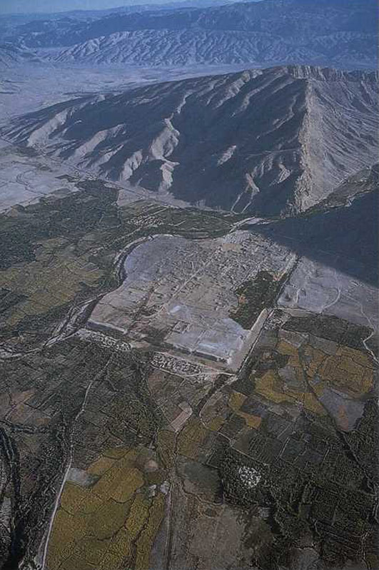 نمای شهر بیشاپور از بال