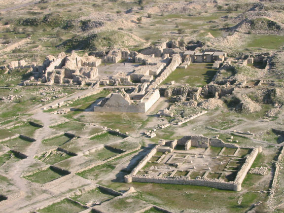نمای شهر بیشاپور از بال