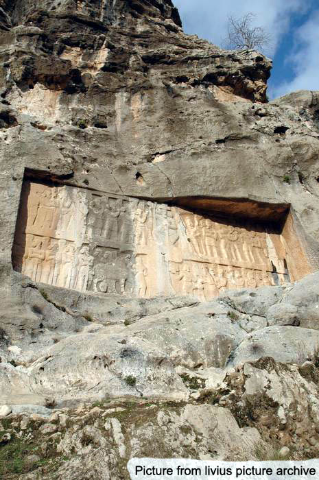سنگ نگاره شماره شش بیشاپور