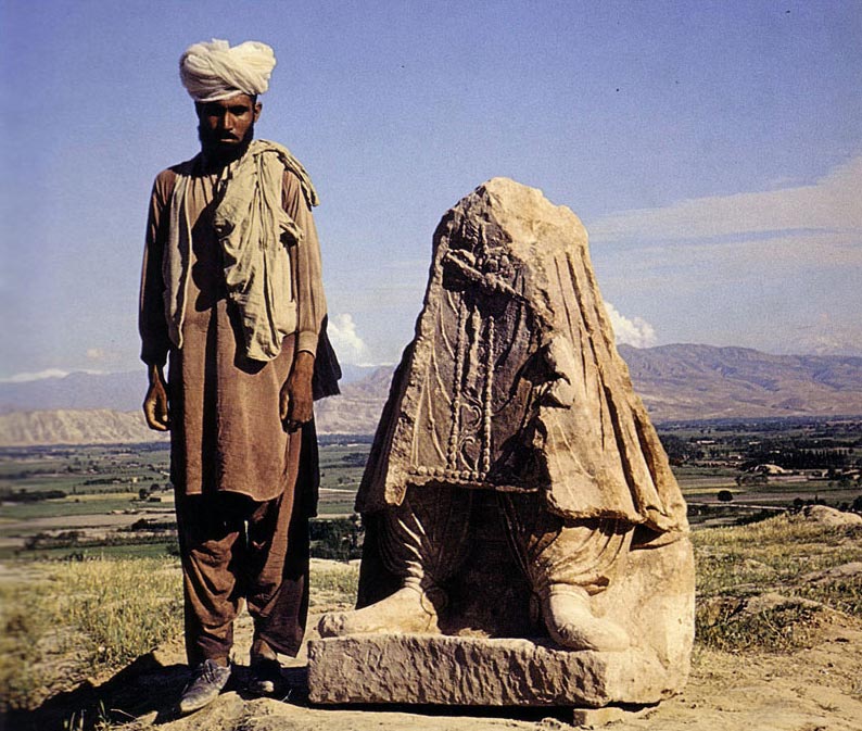 مجسمه کوشانی- سرخ کتل