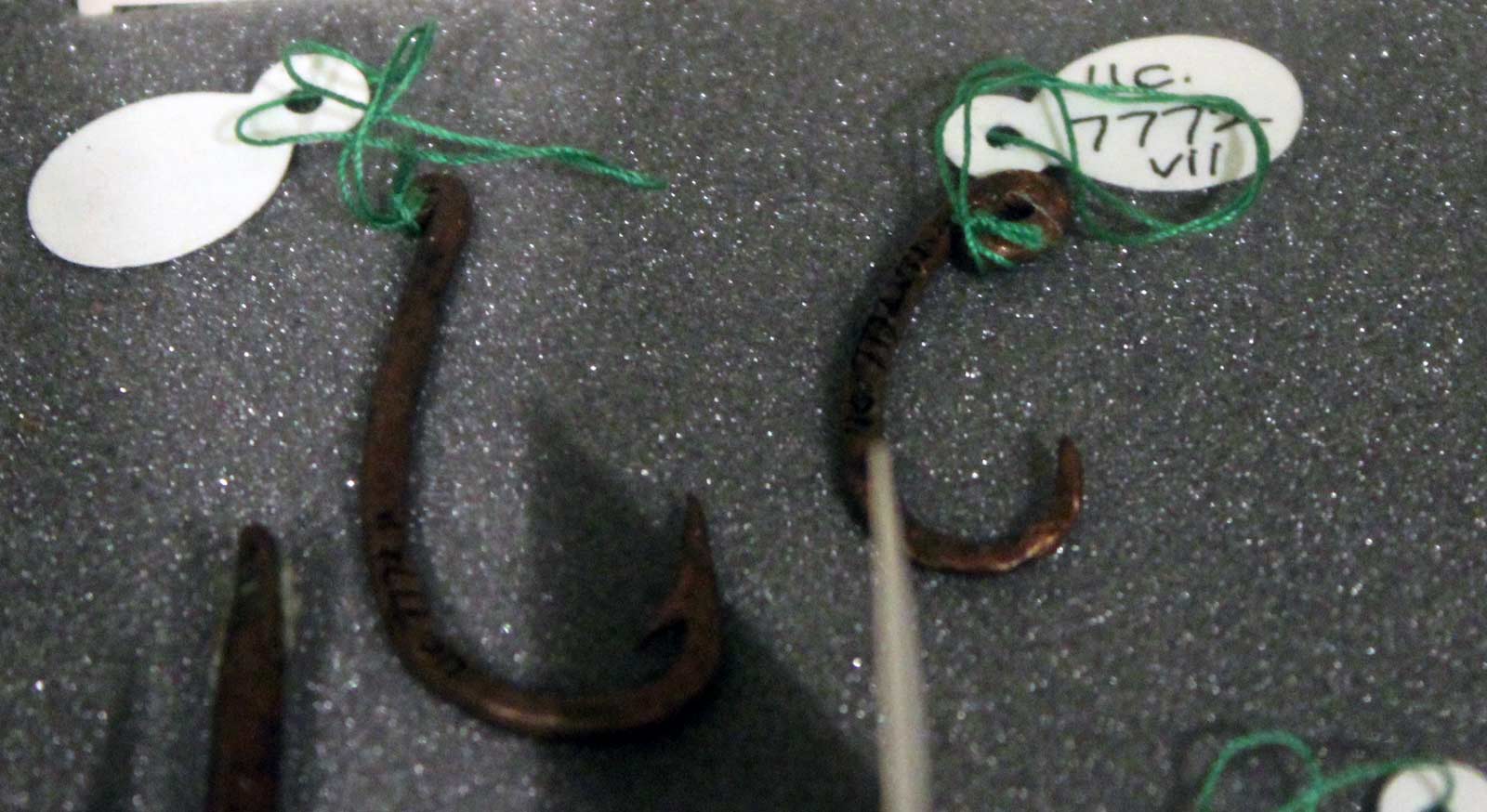 قلاب ماهیگیری برنزی