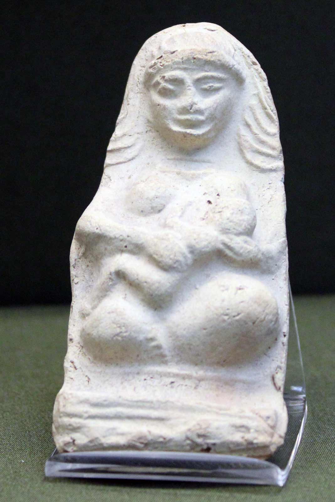 مجسمه سفالی مادر