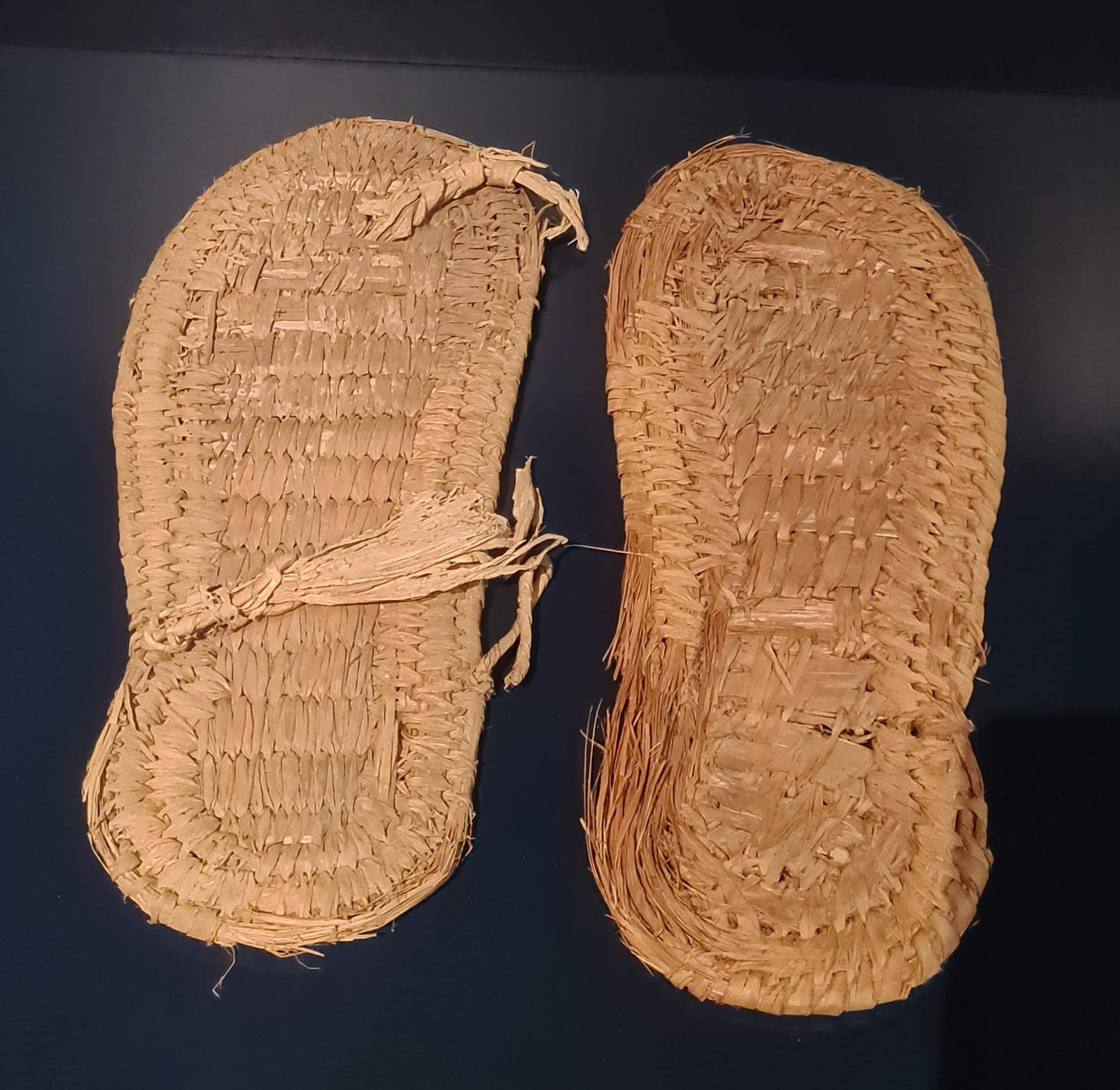 کفش صندل حصیری