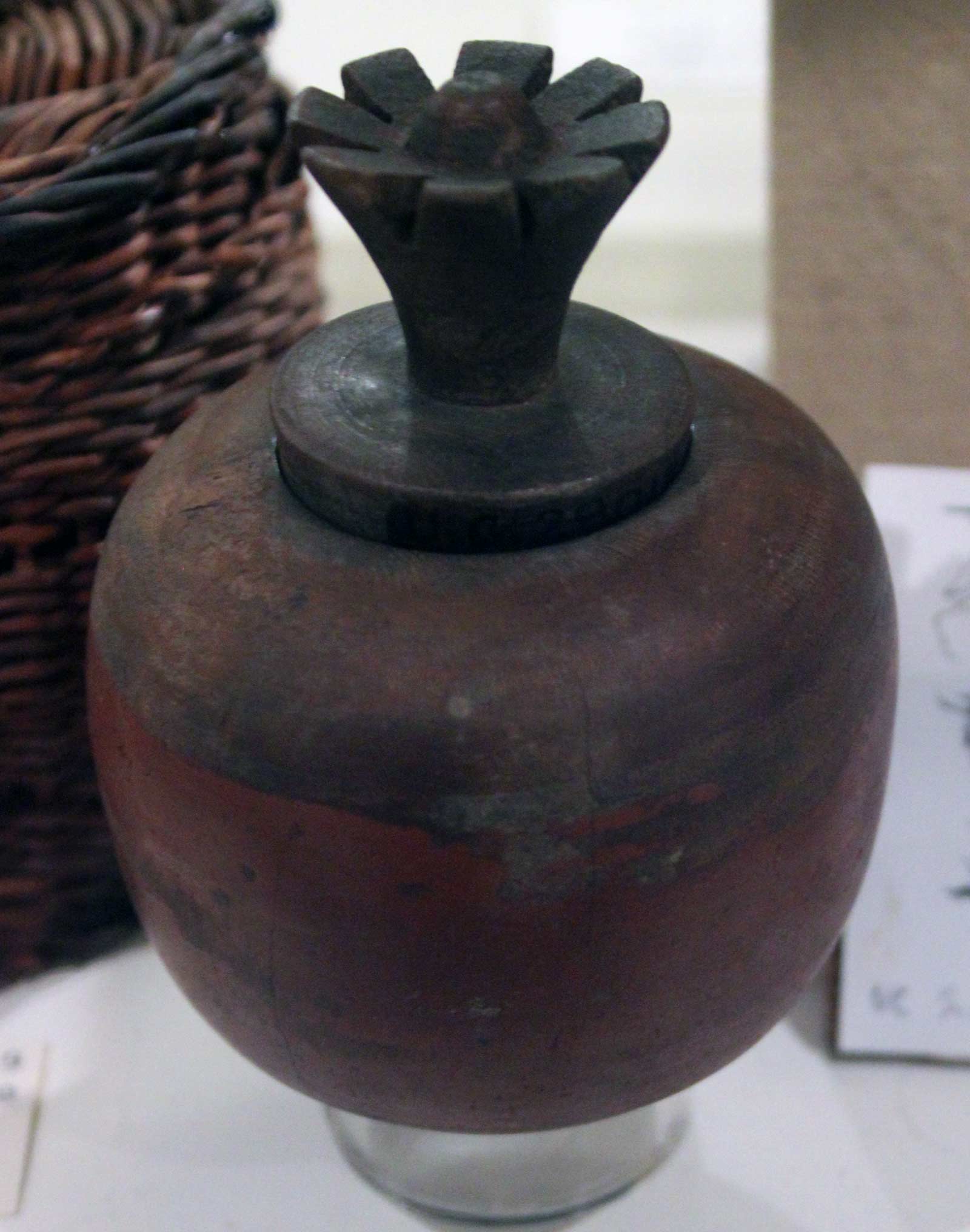 ظرف به شکل انار