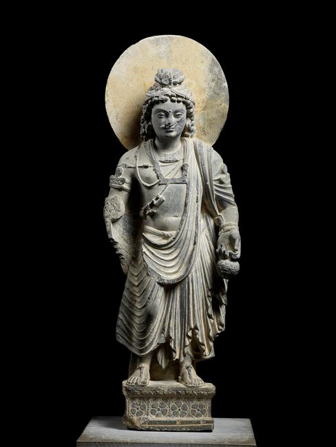 مجسمه بودا به همراه نور دور سر