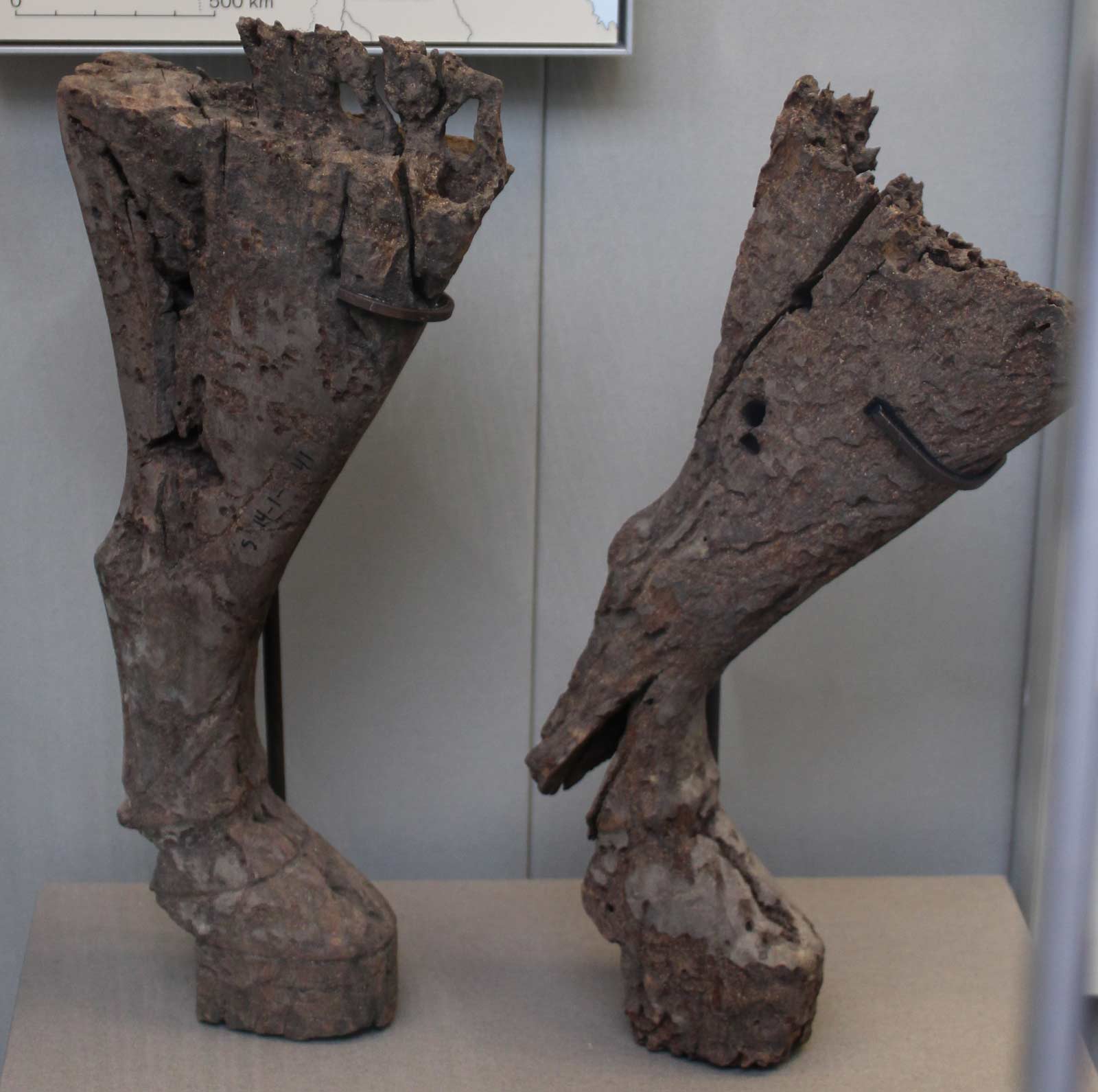 پایه تخت چوبی