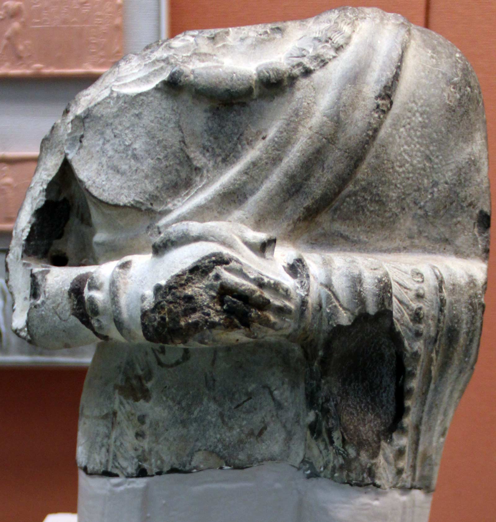 مجسمه از سنگ گچ