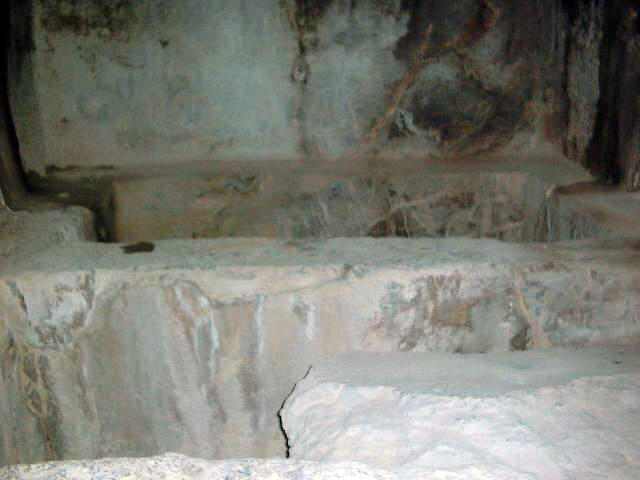 مقبره های سنگی اطراف تخت جمشید