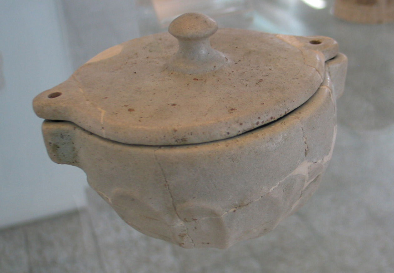 ظرف سنگی دردار- محل کشف شوش- موزه ملی ایران