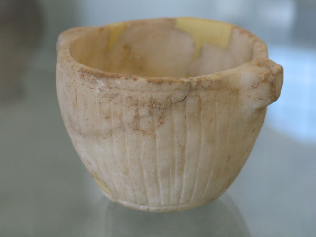 کاسه سنگی- محل کشف تخت جمشید- موزه ملی ایران