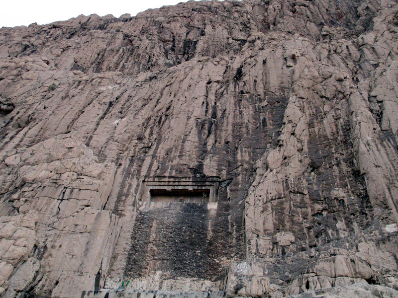 گور دخمه دكان داود 