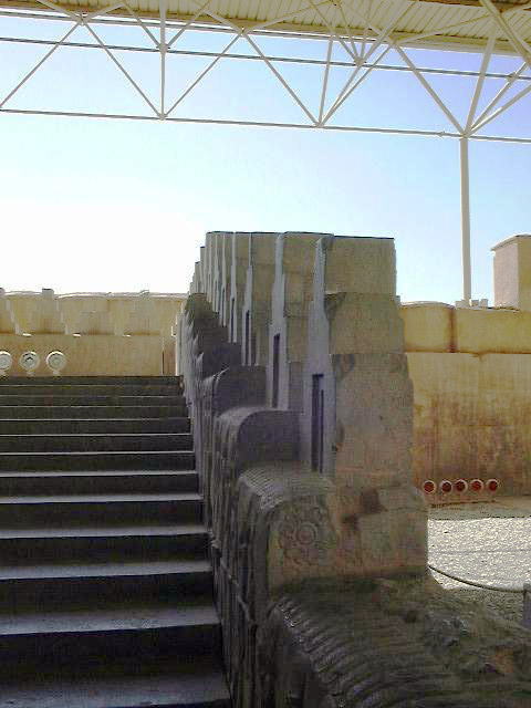 كاخ سه دروازه