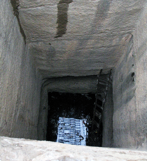 چاه سنگی