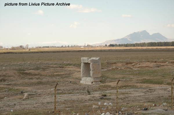  آثار هخامنشی اطراف تخت جمشید