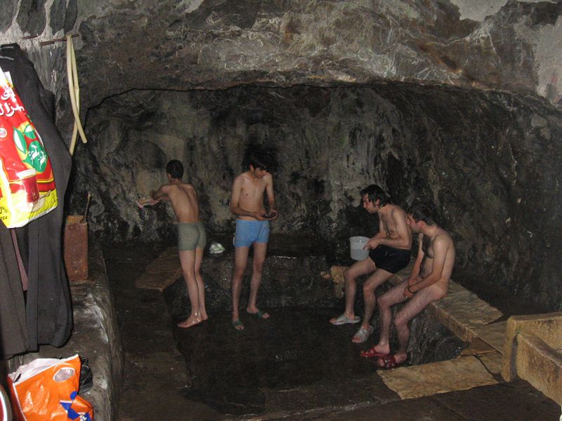 حمام سنگی گیوی