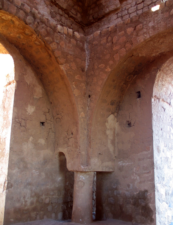 کاخ سروستان