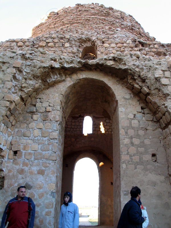 کاخ سروستان