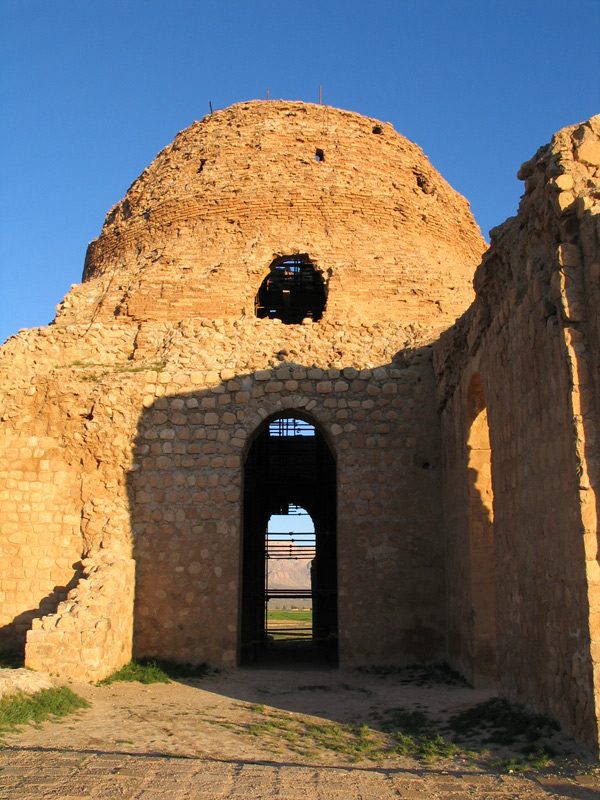 کاخ سروستان