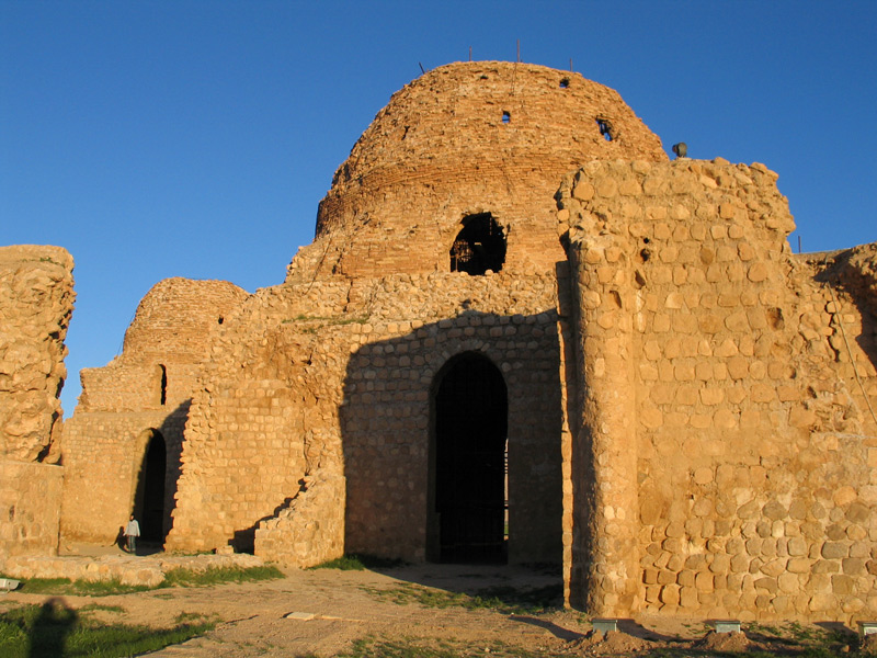 کاخ سروستان